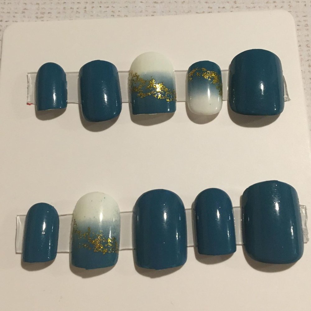 24 pc "Golden Splashes" gradient Sea Blue Short Square Press on Nail Set - Picture 2 of 2